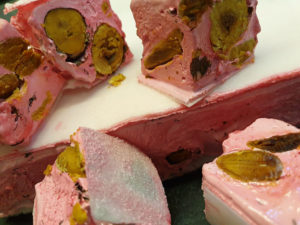 Nougat à la rose : dessert pour le menu de la route de la rose